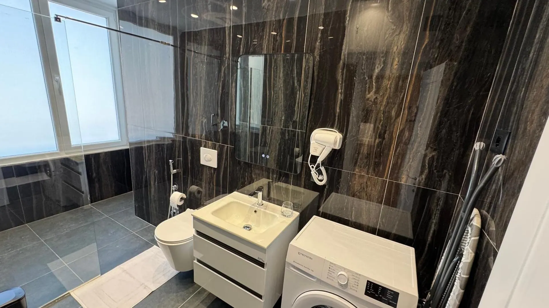 B&B Apartments 地拉那 0*,