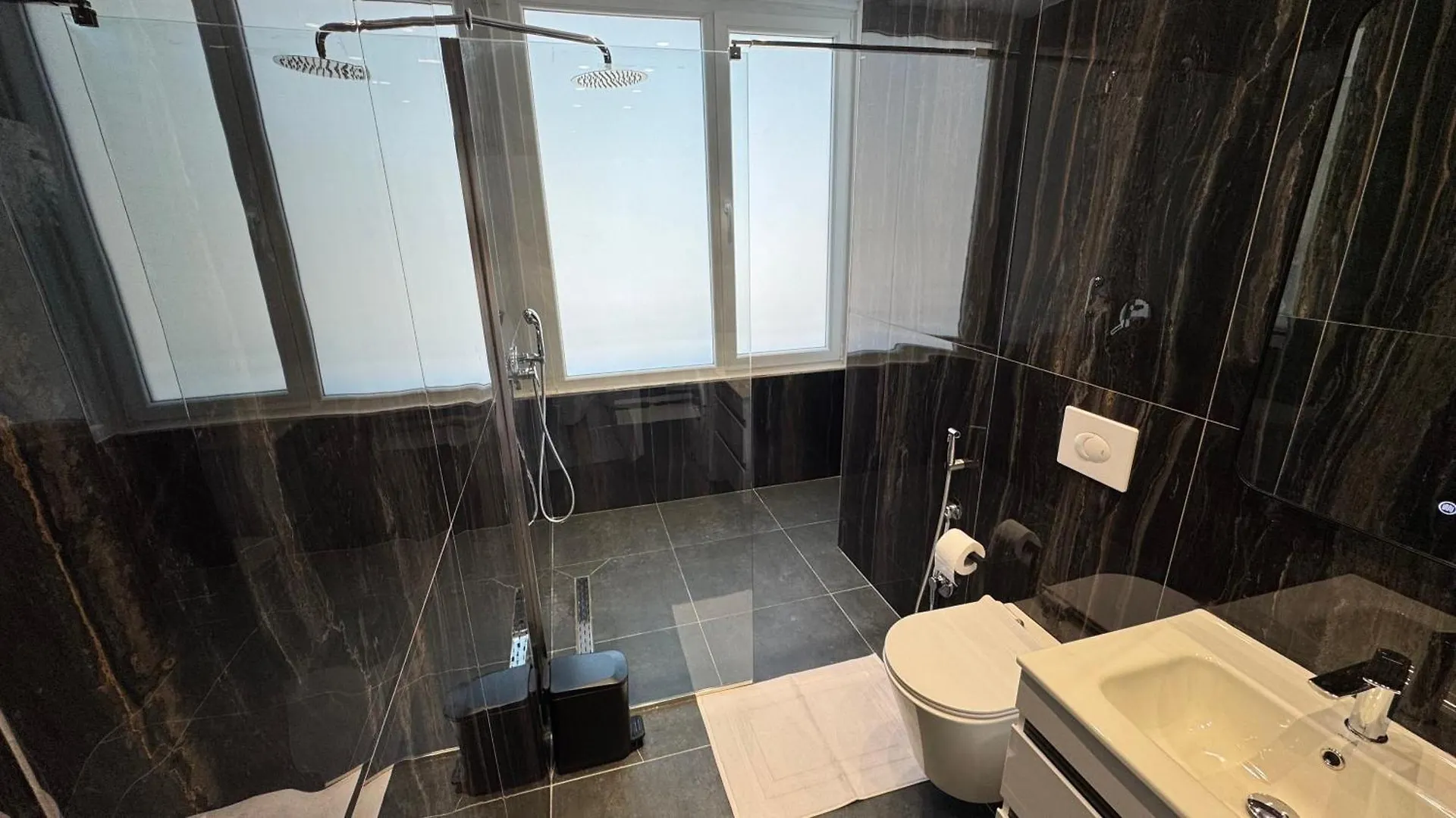 B&B Apartments 地拉那 0*,